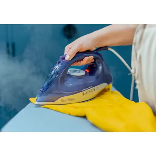 Ferro de Passar Roupa a Vapor Black + Decker Antiaderente 1200W 127V Ceramic Gliss - FX2550-BR