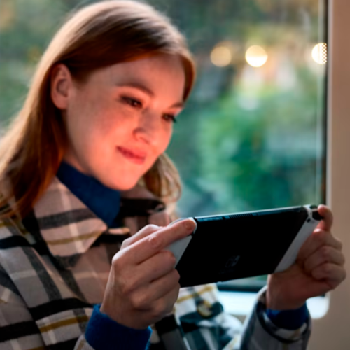 Console Nintendo Switch Oled 64GB + Mario Kart Deluxe 8 Branco